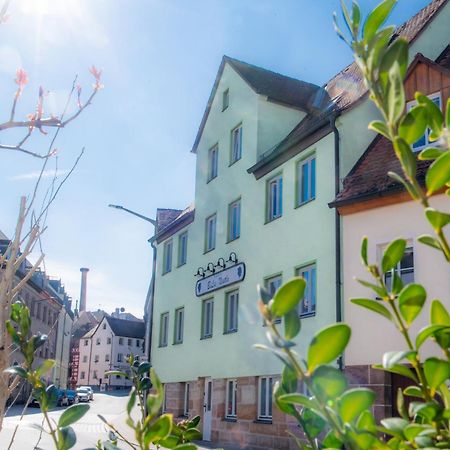 Haus99 Budget Pension & Apartments Fürth Eksteriør bilde