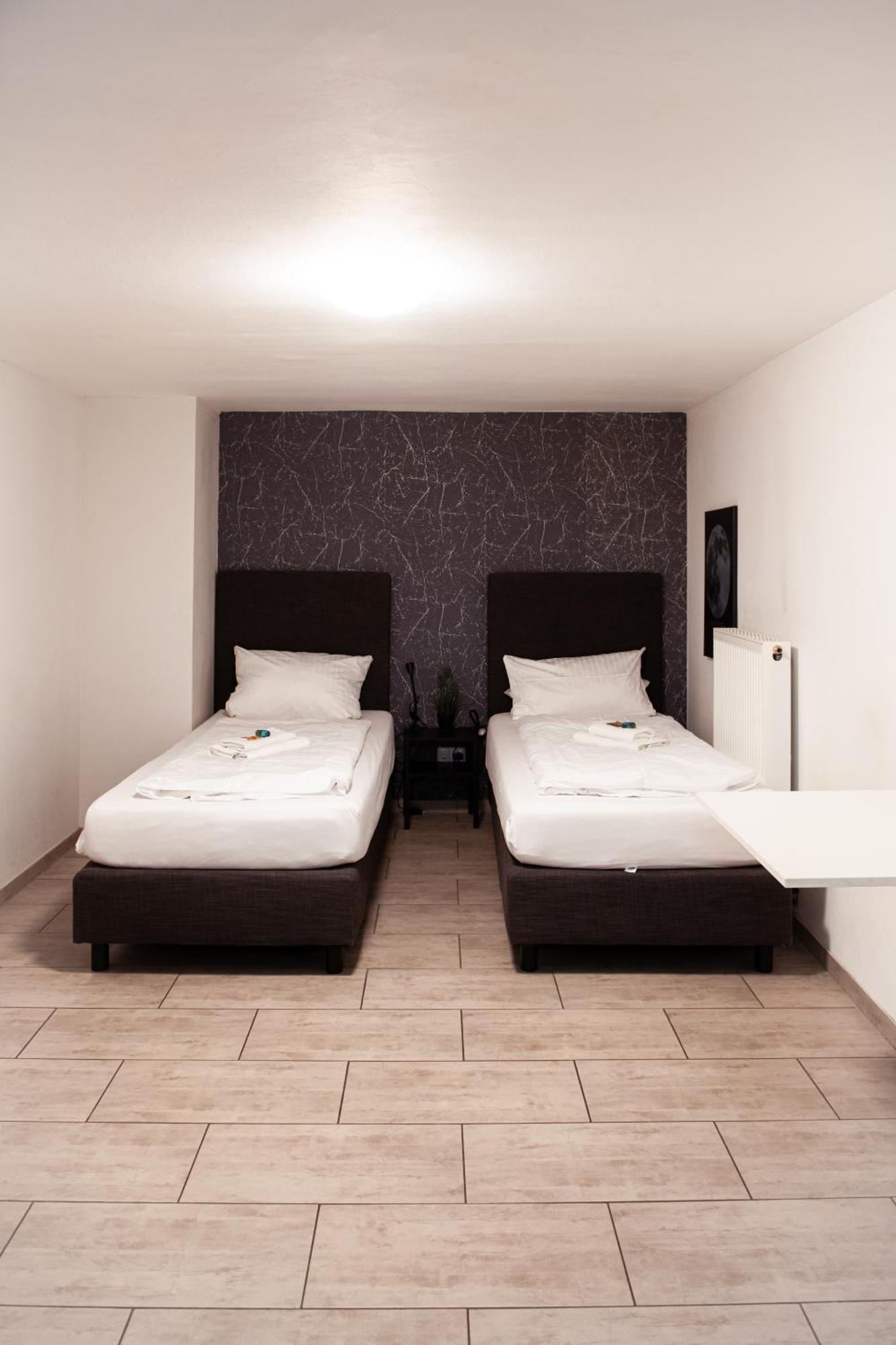 Haus99 Budget Pension & Apartments Fürth Eksteriør bilde