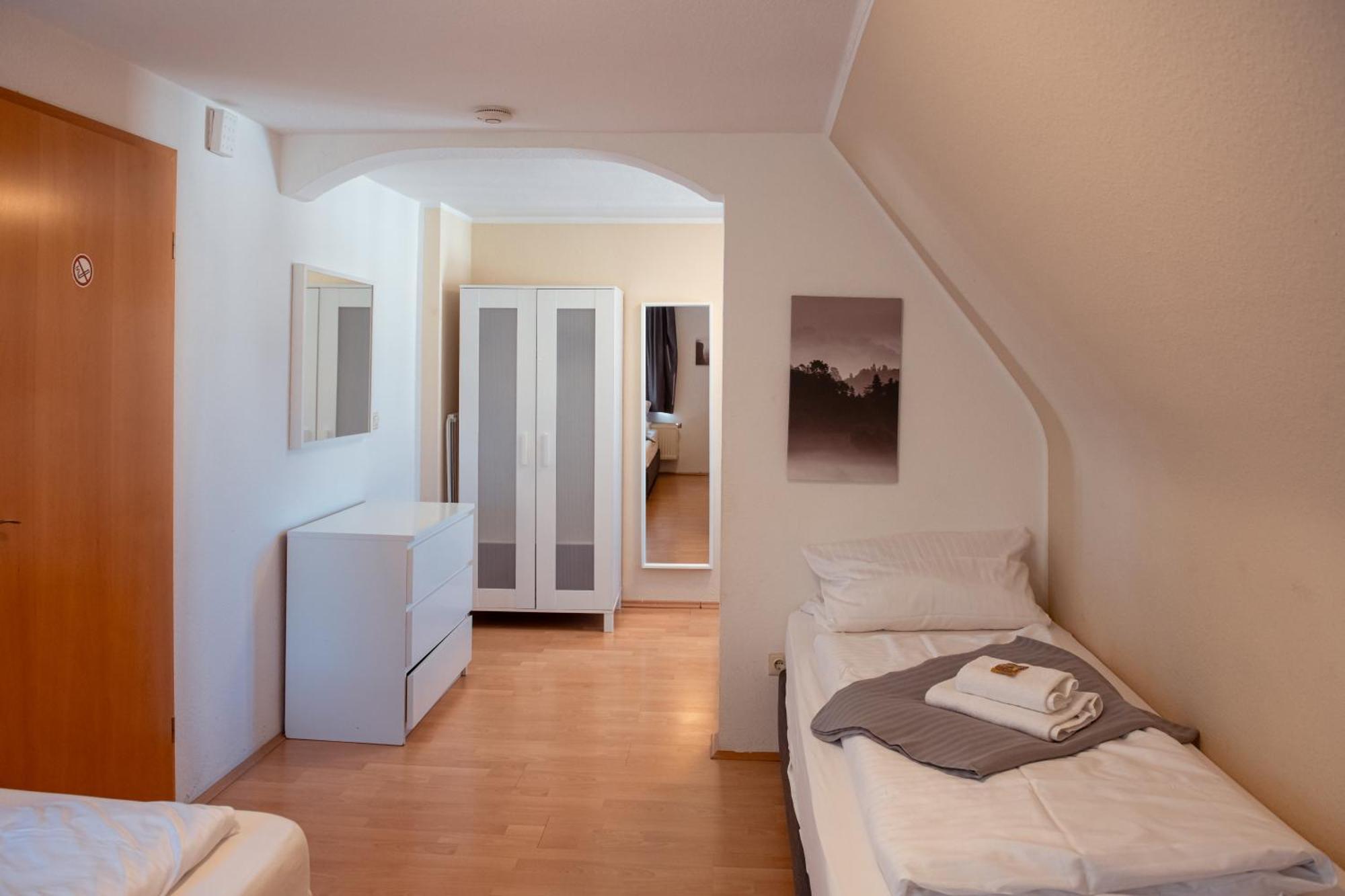 Haus99 Budget Pension & Apartments Fürth Eksteriør bilde