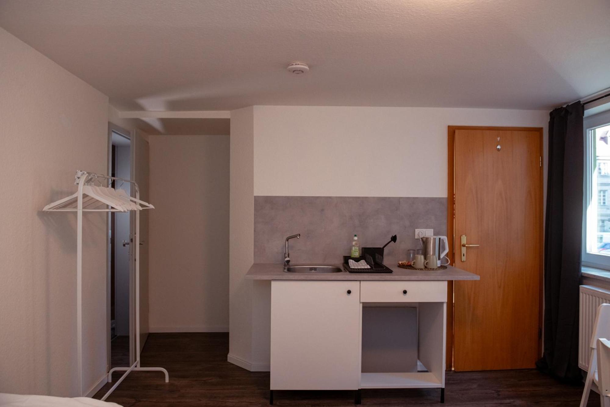 Haus99 Budget Pension & Apartments Fürth Eksteriør bilde