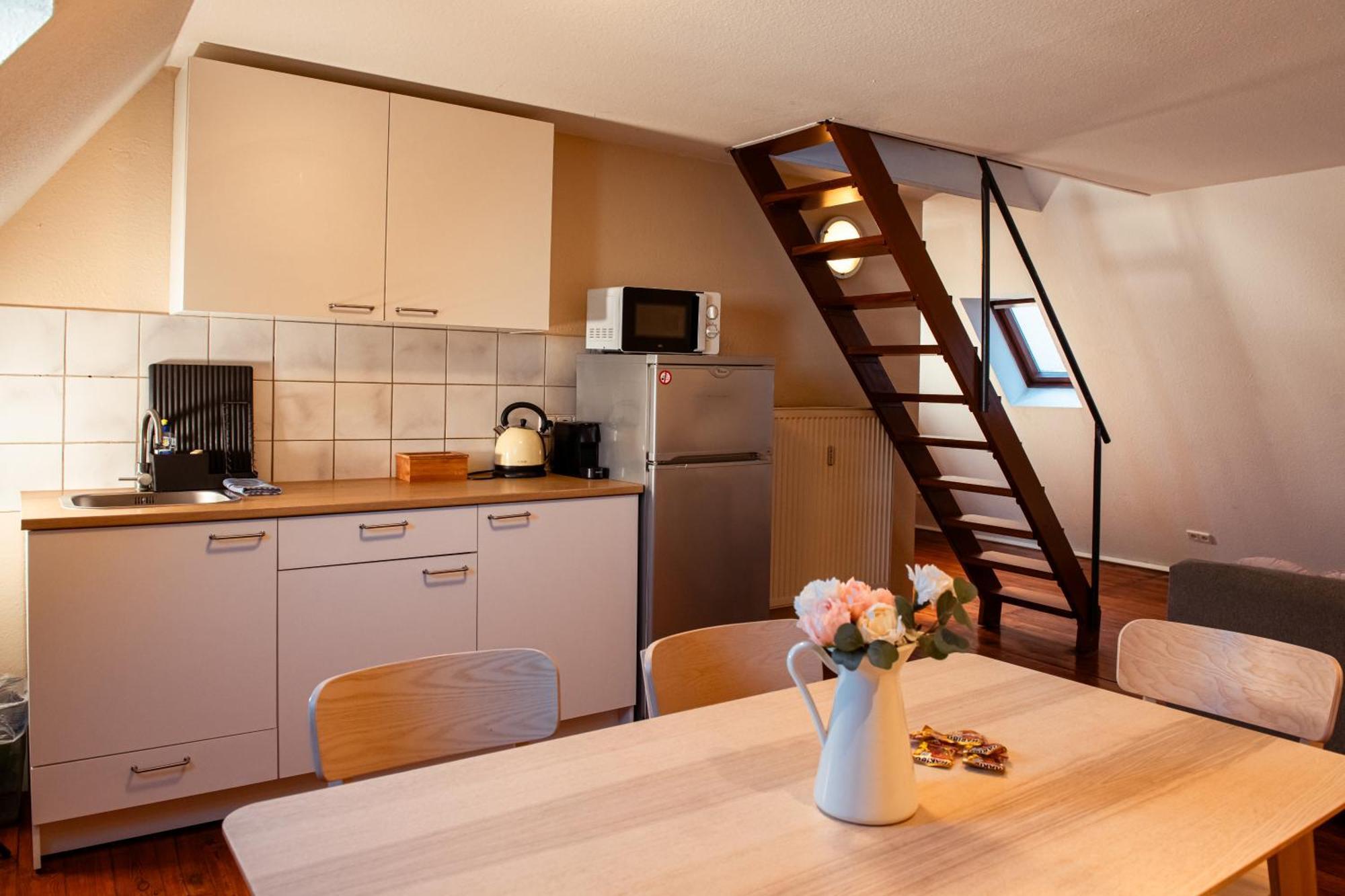 Haus99 Budget Pension & Apartments Fürth Eksteriør bilde