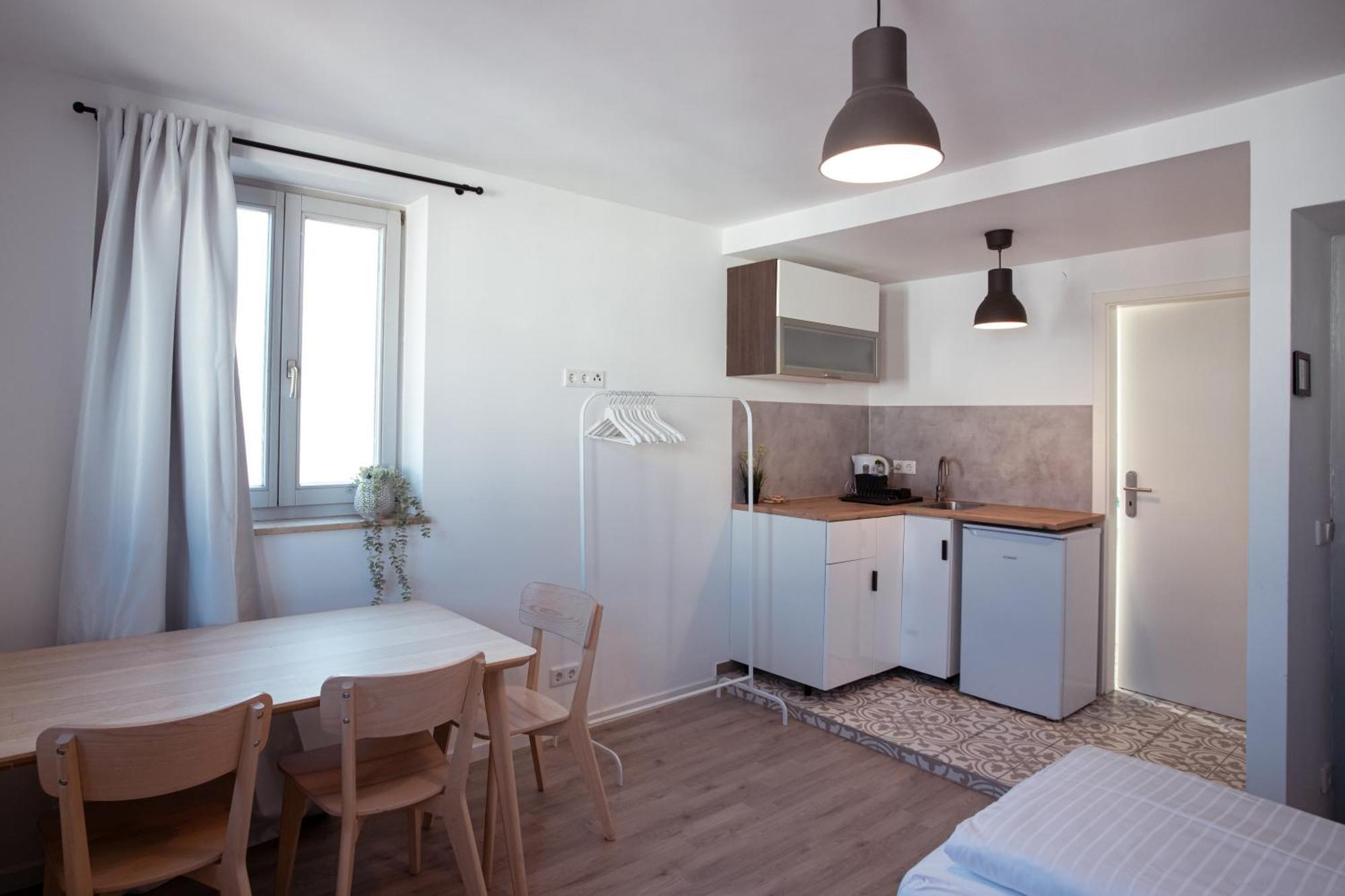 Haus99 Budget Pension & Apartments Fürth Eksteriør bilde